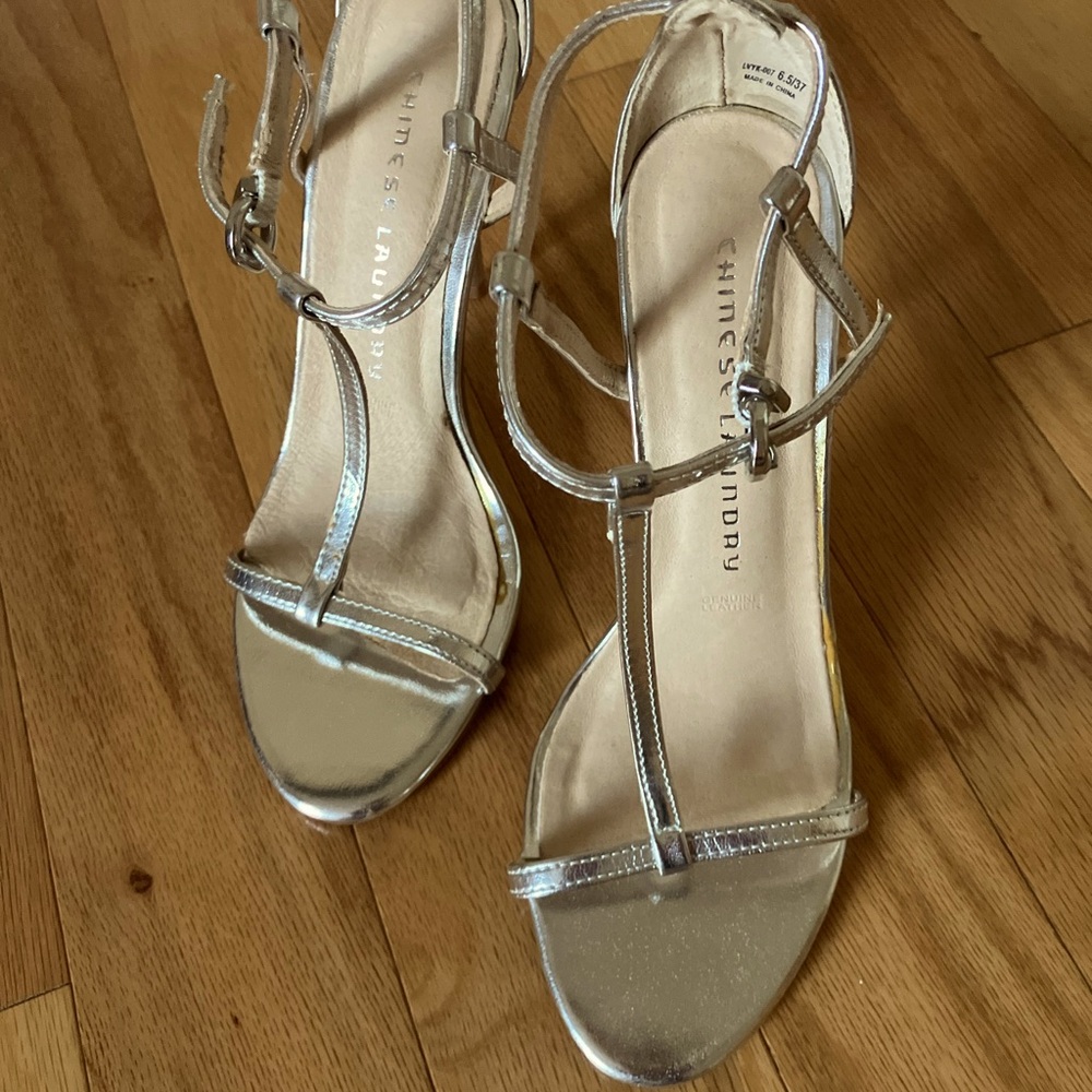 Chinese Laundry women Size 6.5.